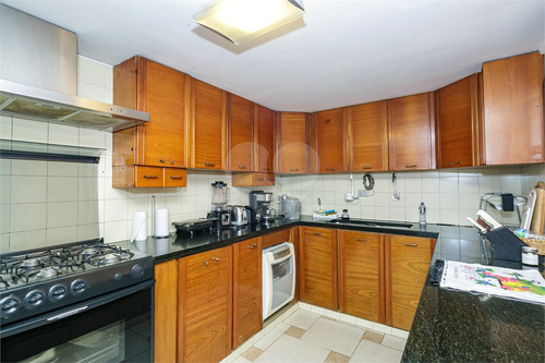 Imagem 17 de 30 de Casa Assobrada Com 4 Dormitórios E 4 Vagas, Sendo De Esquina. - Reo686878