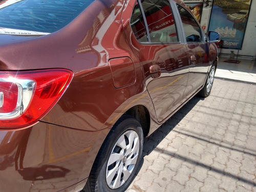 Renault Logan 2014 1.6 Expression Hi-power 4p