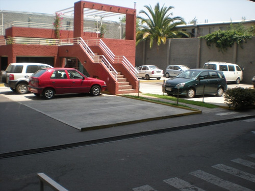 Metro Cerro Blanco - Santos Dumont - Estacionamiento Bodega