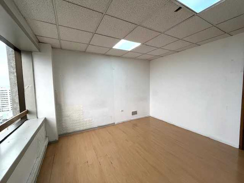 Oficina De 5 Privados, En Centro De Temuco (74299)
