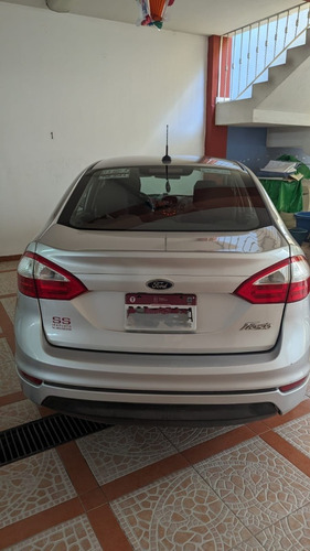 Ford Fiesta Sedan