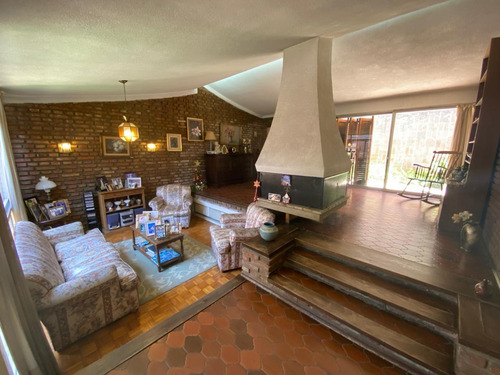 Venta Casa - Alto Cofico - 3 Dorm. - 4 Baños - Apto Crédito Hipotecario - Lugar Para Consultorios En Planta Baja