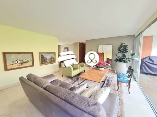 Apartamento Muy Amplio Y Con La Mejor Ubicación En La Milla De Oro De El Poblado