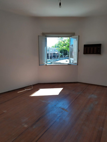 Local Comercial + Una Casa + Un Apartamento En La Blanqueada