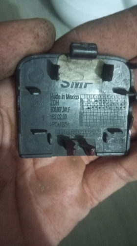 Tapa De Tirón Delantero De Volkswagen Jetta Mk6 2015/2018 (Usado)