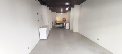 Amplio 54m2 A La Calle /1,5 Mes De Gracia/planta Libre/ Baño