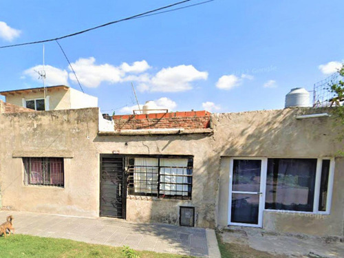 Casa En Venta - 2 Dormitorios 1 Baño - 153mts2 - Morón