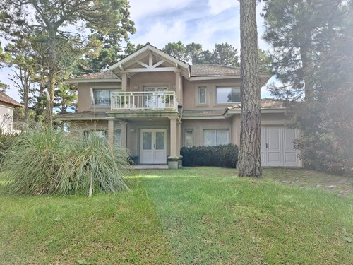 Casa Terrazas Al Golf . Pinamar . Oportunidad .