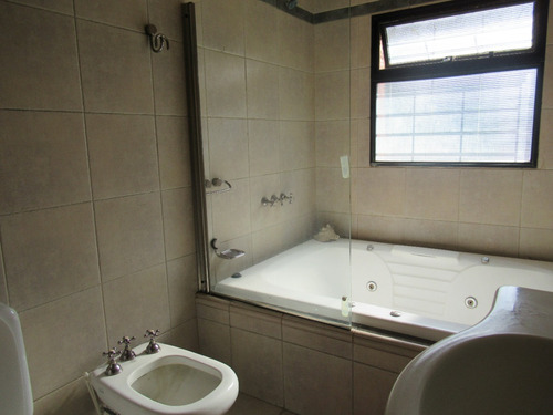 Casa Con Quincho Y Piscina, 3 Dormitorios Zona Km 50 Pilar, Barrio Abierto La Esmeralda