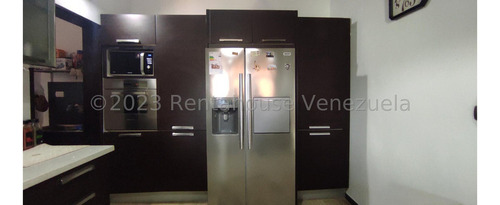 Apartamento Remodelado 184 M² 4h, 4b, 2p, Residencia El Portachuelo Con Piscina Pozo De Agua En Calle Cerrada En Venta En Clnas. De La Tahona Avenida Principal Caracas