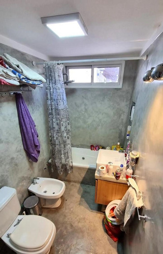 Villa Adelina-casa En 1 Planta - Muy Linda! 4 Amb. En Esquina-impecable! Jardin-cochera-3 Bños.-190m2 Cub.-terreno 260m2