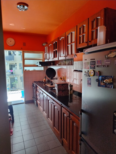 Departamento De 4 Ambientes Con Cochera!!