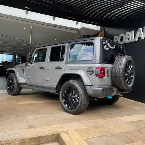 Jeep Wrangler Unlimited Sahara 4Xe