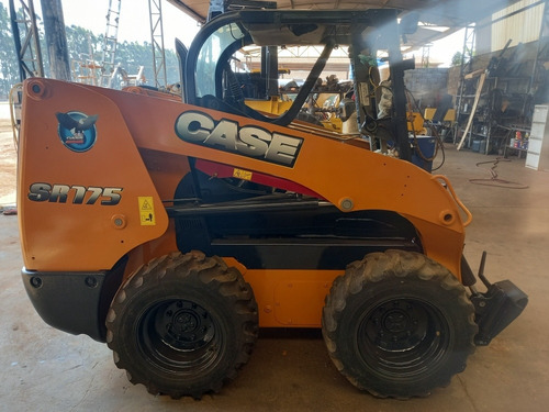 Imagem 4 de 6 de Case Sr 175