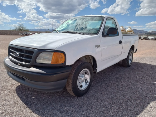 Ford  F-250  Reg. Cab.. Mt Modelo 2004 $100.000