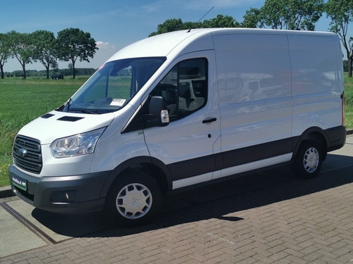 Imagen 4 de 15 de Ford Transit Mediano Techo Alto