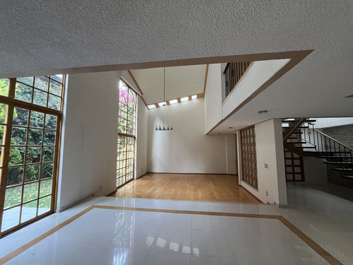 Casa En Renta En La Herradura Con Jardín Y Vigilancia