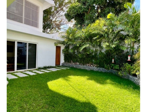 Se Alquila En Altamira Casa 1000m2 4h+s/5b+s/3p