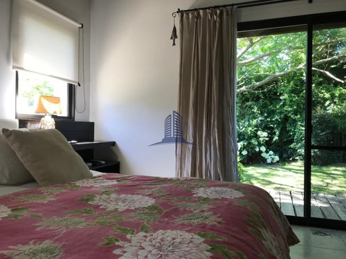Excelente Casa De Cuatro Dormitorios En Alquiler En Pinares- Ref: 1203