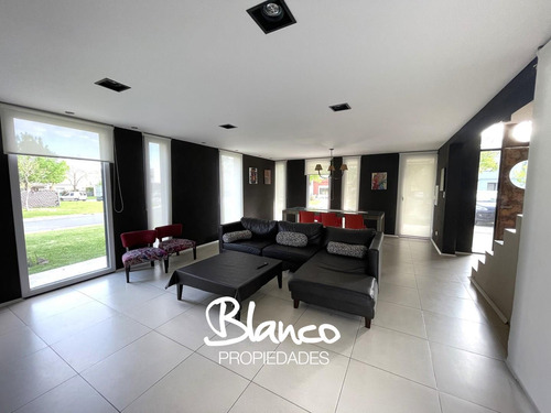Casa En Alquiler En Haras Santa Maria, Escobar, G.b.a. Zona Norte