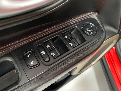 Imagem 14 de 15 de Jeep Renegade Sport 1.8 4x2 Flex 16v Aut. 2015/2016