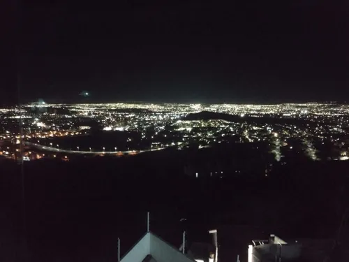 Preciosa Residencia De Autor En Los Cipreses, Vista Espectacular, Única !!