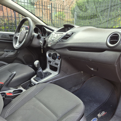 Ford Fiesta 1.6 Sportback Mt Full Equipo Impecable Gran Oportunidad