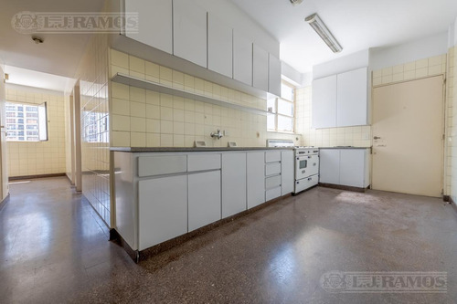 Imagen 18 de 21 de Libertad Y Av. Alvear . Duplex. 2 Cocheras Fijas. Balcón Terraza. Pulmón Único. Sup 278 M2