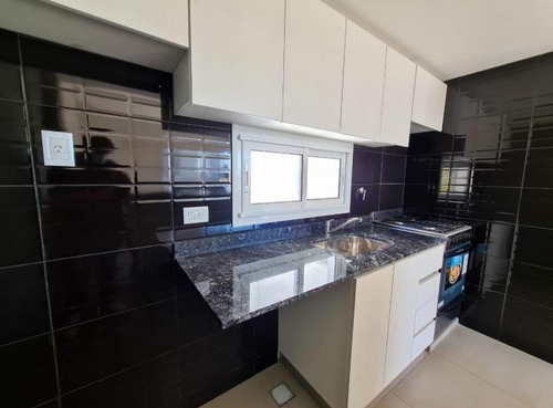 Ultimo Departamento En Venta En Caseros De 2 Ambientes Con Cochera Centrico F: 8443