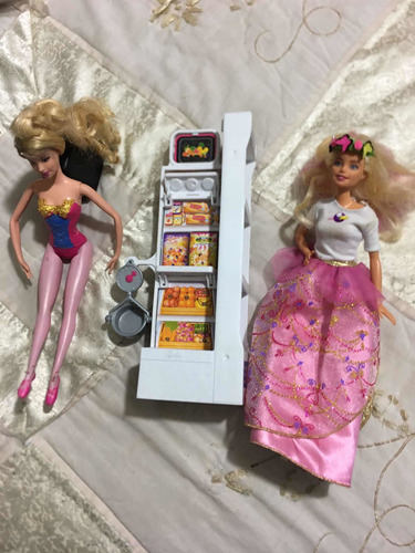 Barbie Fiesta De Disfraces Twinkle Toes Y Anaquel2 Muñecas