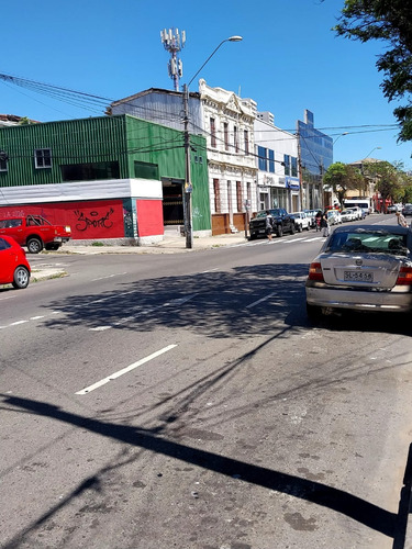 Cómodo Y Amplio Local En Centro De Valparaíso