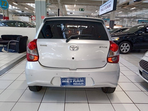 Imagem 3 de 10 de Toyota Etios 1.5 X Plus 16v Flex 4p Automático