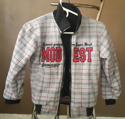 Chaqueta Reversible Para Niño. (Usado)
