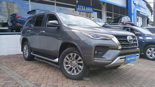 Toyota Hilux SW4 2.8 D-4D TURBO DIESEL SRX 7L 4X4 AUTOMÁTICO