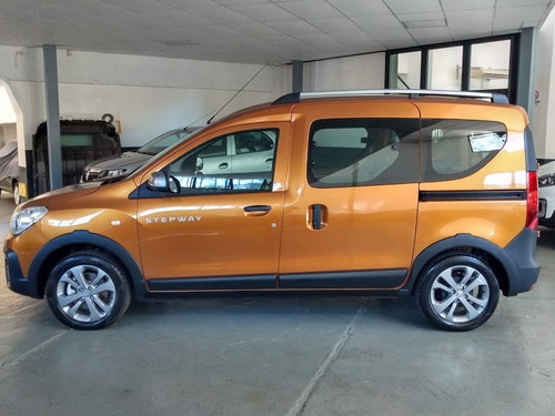Imagen 20 de 25 de Kangoo Stepway 1.5dci Okm 2023 Concesionario En Stock (ew)
