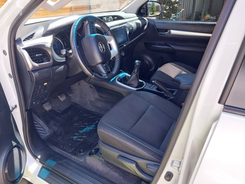 Toyota Hilux 2.8 Cd Srv 177cv 4x4