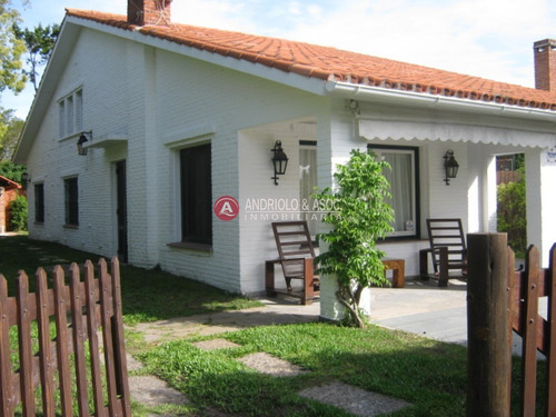 Casa En Punta Del Este, Mansa- Ref: 6820