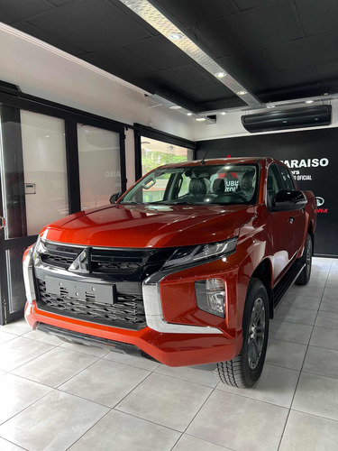 Imagen 4 de 17 de Mitsubishi L200 2023 2.4 Di-d High Power 181cv Cuero