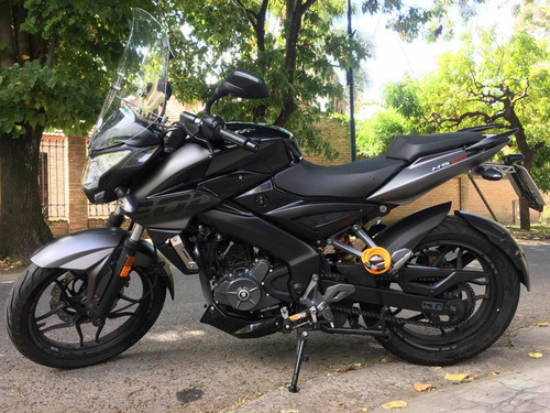 Bajaj Rouser 200