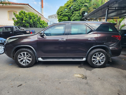 Toyota SW4 2.8 Tdi Srx 7l 4x4 Aut. 5p