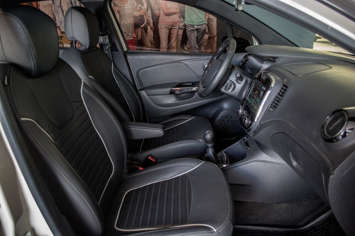 Imagen 13 de 15 de Renault Captur 2019 2.0 Intens Manual Ad810 Lum