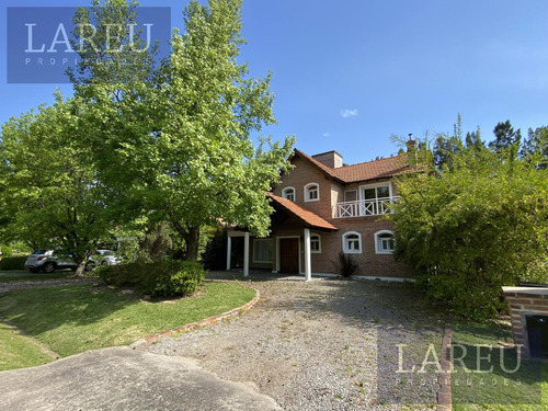 Casa En Venta Con Renta - La Delfina, Pilar