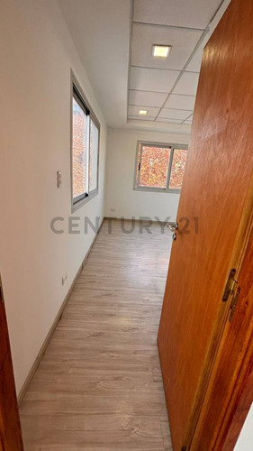 Oficina Centrica En Alquiler