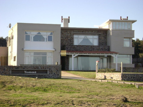 Imagen 1 de 30 de Venta De Casa De 4 Dormitorios En Pinares