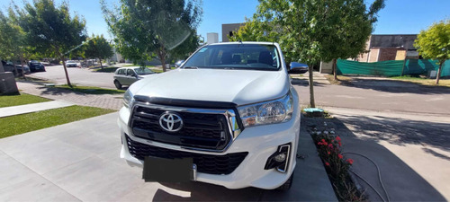 Toyota Hilux Pick-Up SRV 4x2 manual