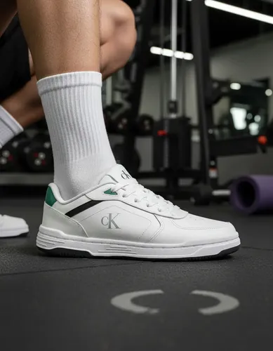 Tênis Calvin Klein Court: Estilo e Conforto! 👟
