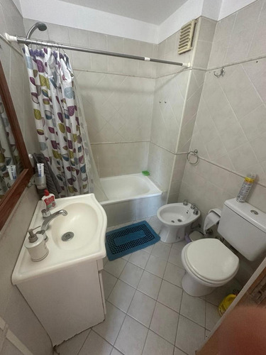 Departamento En Alquiler De 2 Amb. En Flores