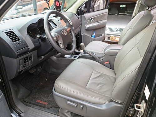 Imagem 9 de 15 de Hilux Cabine Dupla Srv 3.0 4x4 Automática