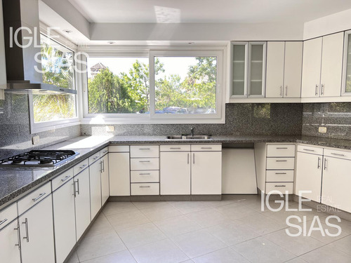Casa En Venta Y Alquiler, Lote Interno En Castores, Nordelta