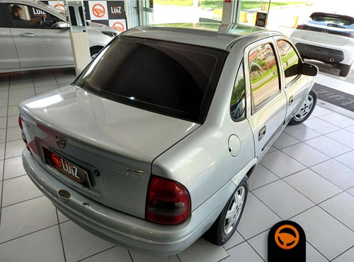 Chevrolet Corsa 1.0 Mpfi Classic Sedan Life 8v Flex 4p